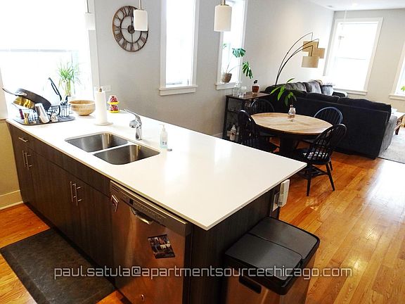 4th image of 1857 W Dickens Ave APT 4F
