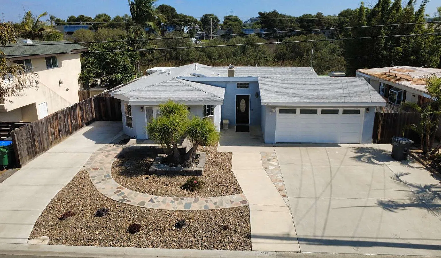 3 bed, 2.0 bath, 1994 sqft, $6,400 — Photo 1