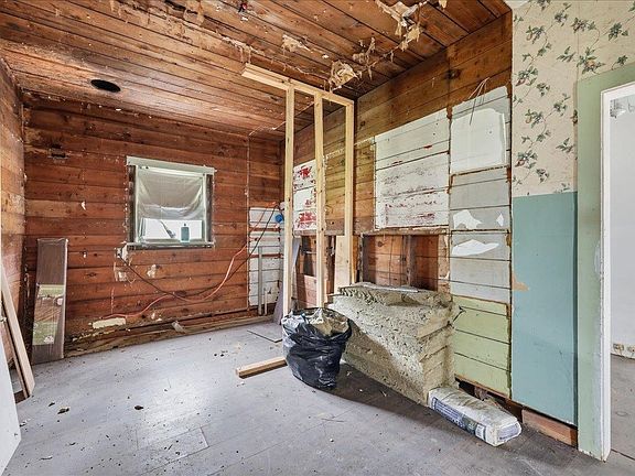 5th image of 275 Thomas Rd