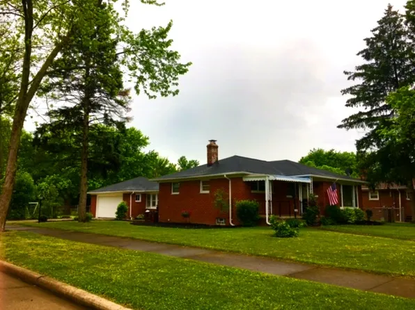 11819 Meadowbrook Dr, Parma Heights, OH 44130