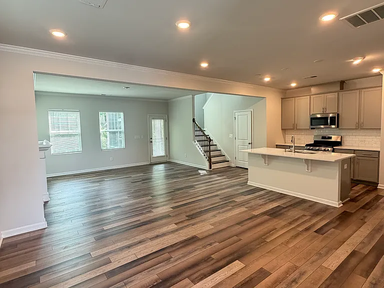 6530 Mezzo Ln — Photo 2