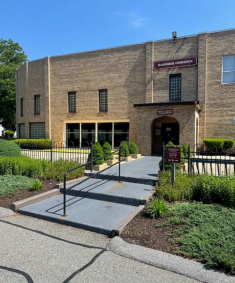 16 Shadowbrook Ln #32 — Photo 25