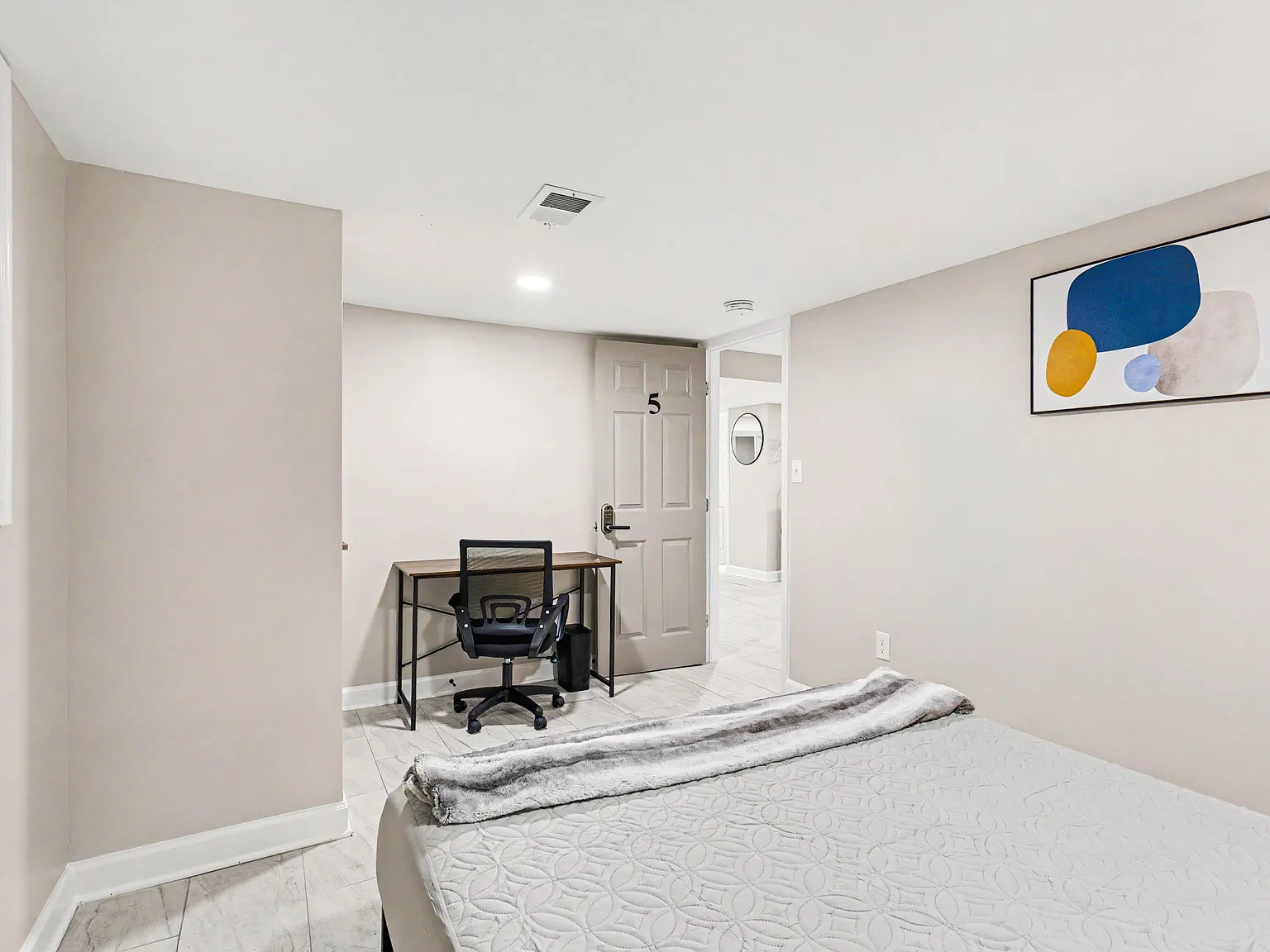4 bed, 3.0 bath, 2050 sqft, $845 — Photo 3