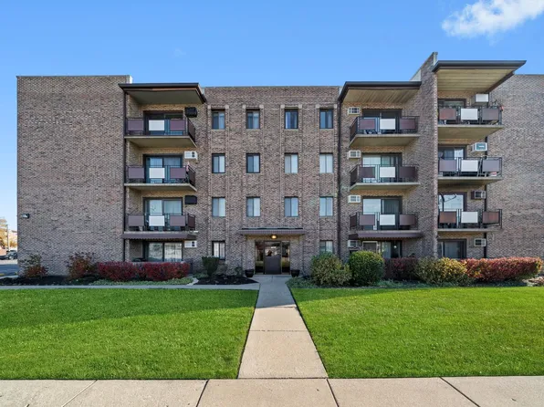 7945 S Oketo Ave APT 404, Bridgeview, IL 60455
