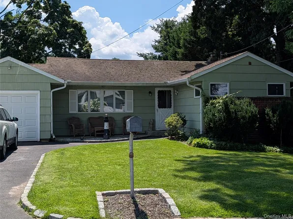 35 Sheridan Street, Huntington, NY 11743