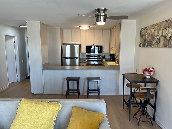 5th image of 1801 Diamond St #3-211