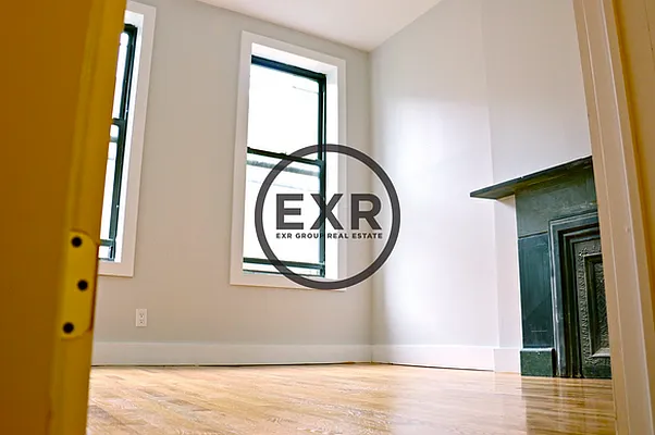 Rented by EXR | media 2
