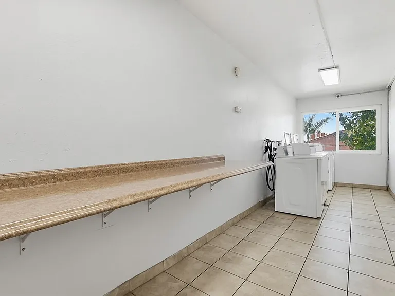 14709 S Budlong Ave — Photo 4