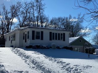 1022 Malta St NE, Grand Rapids, MI 49503