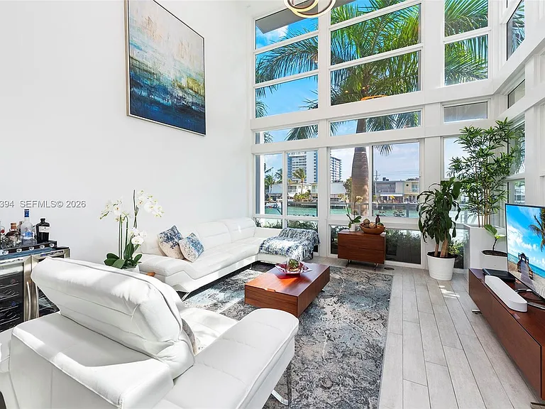 41 N Shore Dr — Photo 3