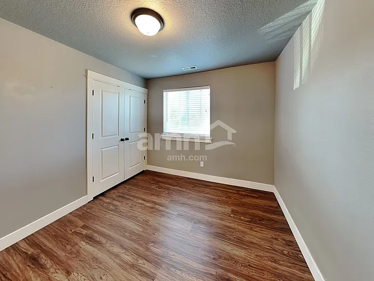480 Tulip Ave — Photo 16