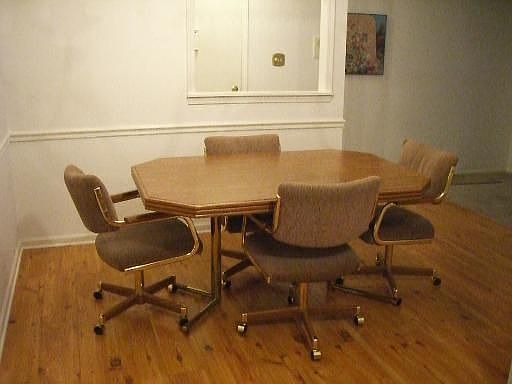 4th image of 715 Grove Dr #1073