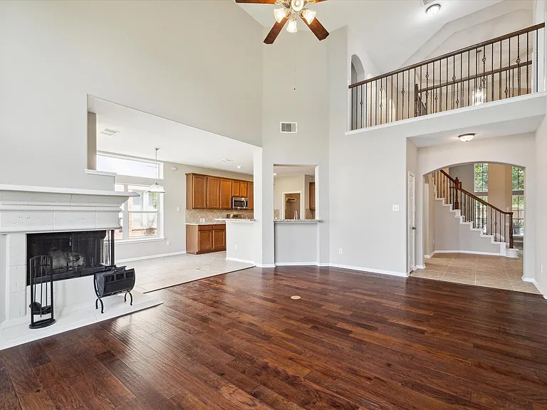 30507 Russell Point Dr — Photo 9