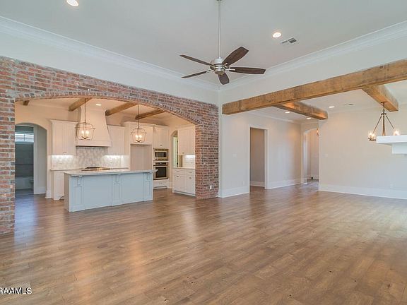 2nd image of 105 Glasgow Dr