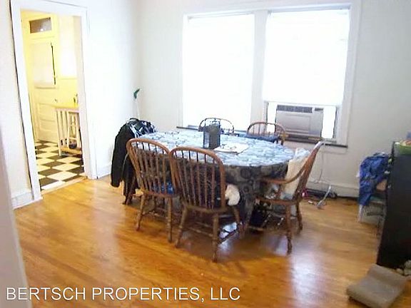 4th image of 4621 N Leavitt St #2