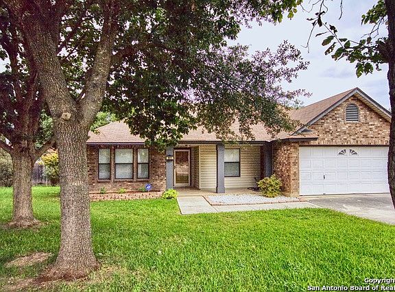 2nd image of 1911 Indian Meadows Dr