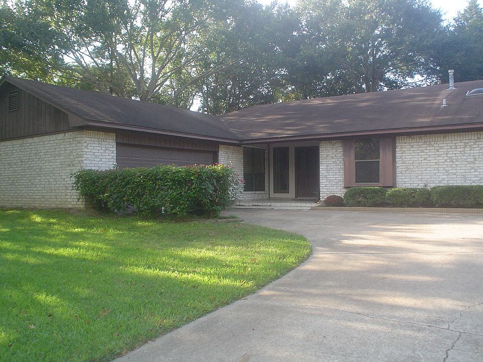 1st image of 204 Lisa Ln