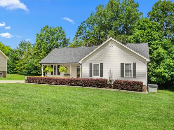 1366 Long Dairy Ct, Graham, NC 27253