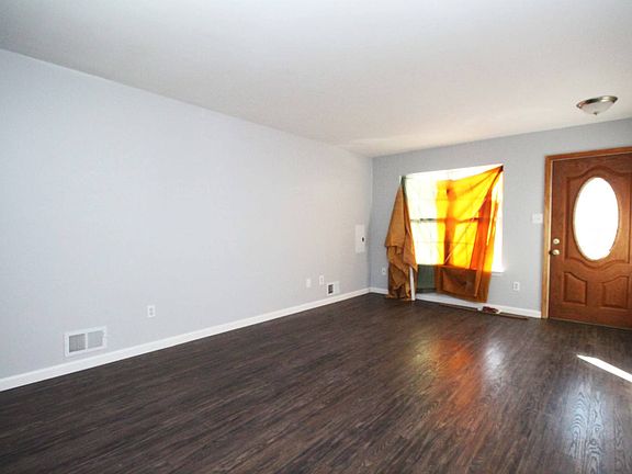 4th image of 219A Granite Ave