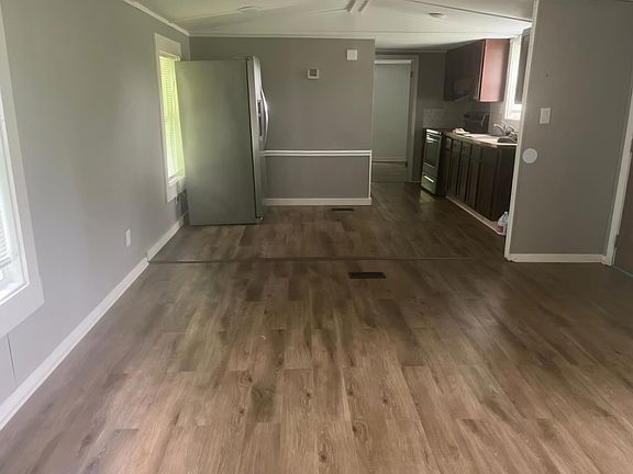 3rd image of 250 Bonnie Dr