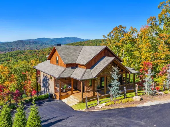 226 Round Top Rd, Mineral Bluff, GA 30559