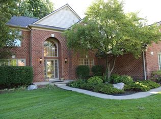 3794 Gatwick Dr, Troy, MI