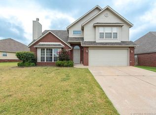 2004 N 6th St, Broken Arrow, OK 74012