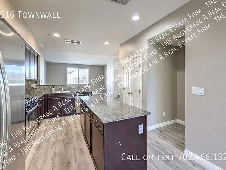 4516 Townwall — Photo 10