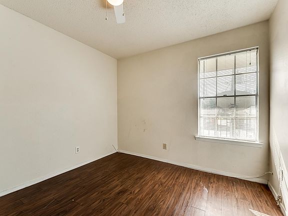 2nd image of 106 E Cedar St #3