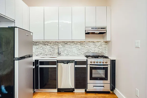 Rented by Nooklyn NYC LLC | media 17