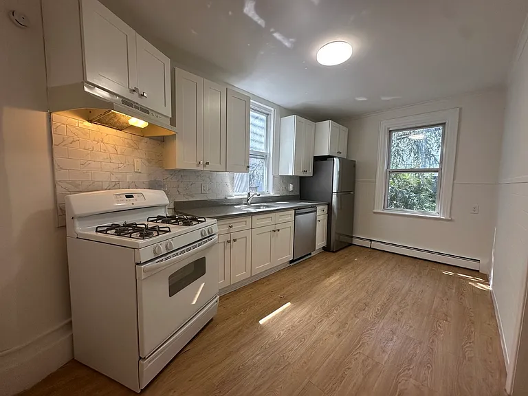 310 Bloomfield St #1 — Photo 3