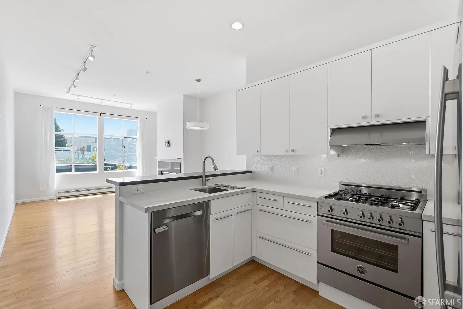 165 Russ St - Photo 5
