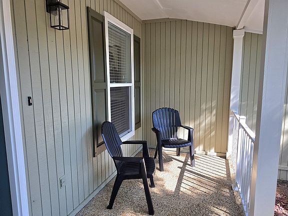 3rd image of 7 Leno Ln