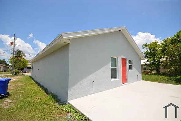 2225 Carver Ave — Photo 25