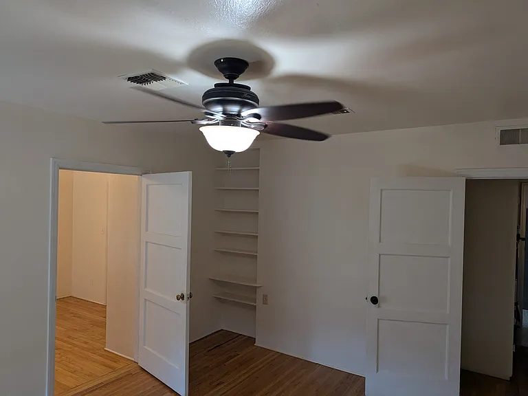 3030 Chester Ln — Photo 9