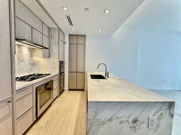 2nd image of 138 E 50th St APT 20C