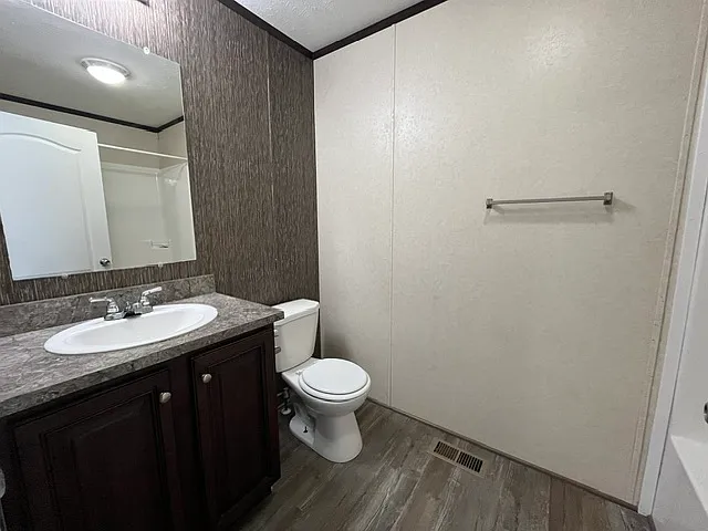 11 Meadows — Photo 16