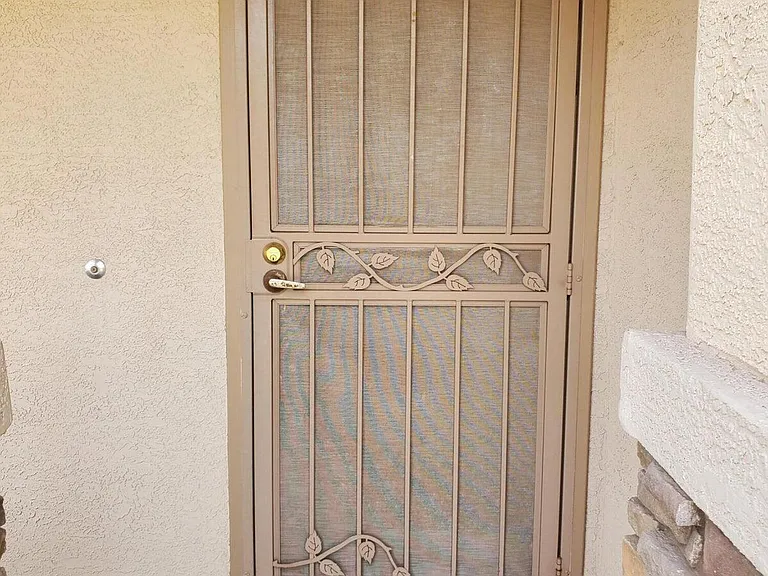 1853 E Shannon St — Photo 2