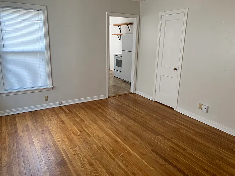 3806 E Washburn Ave — Photo 4