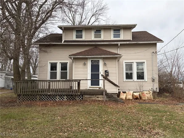 132 E Main St, South Amherst, OH 44001