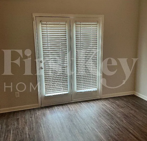 1419 Cragston Dr — Photo 3