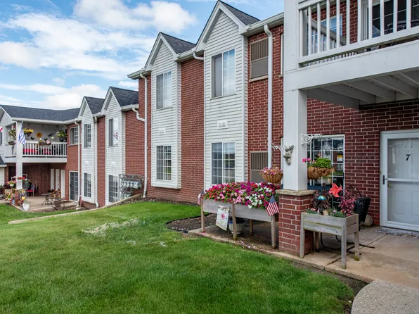 8411 Lexington Pl #1007, Pleasant Prairie, WI 53158