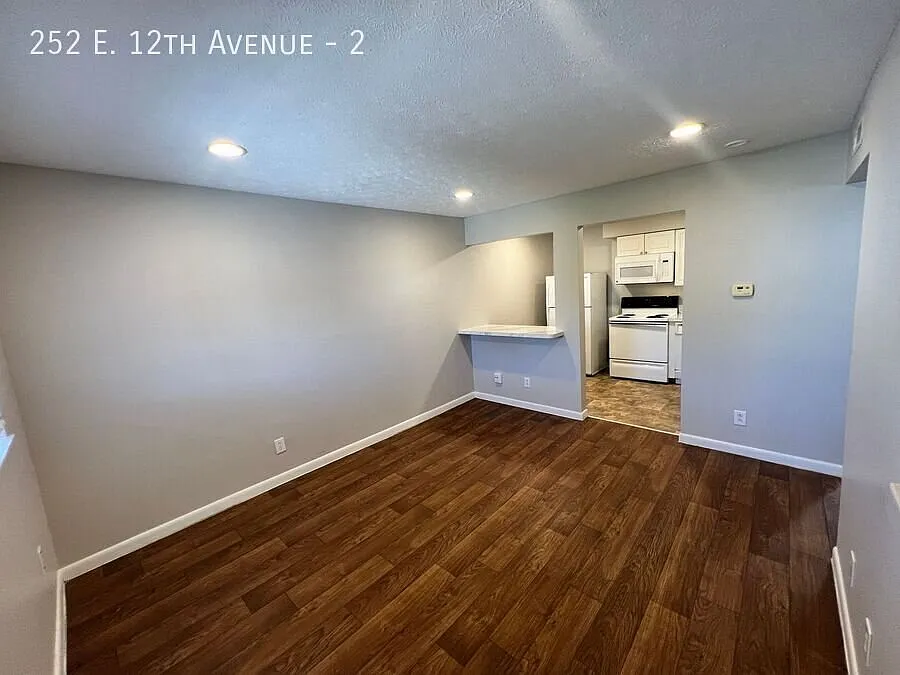 Updated 3 Bed 2 Bath - OSU Campus Available Fall 2027 — Photo 2