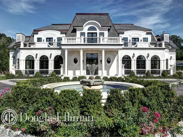 15 Dupont Ct, Greenvale, NY 11548