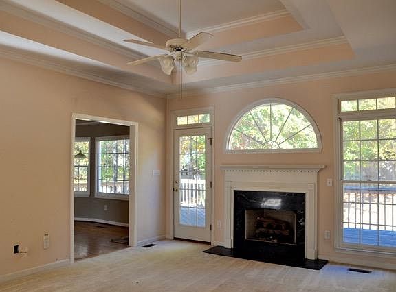 3rd image of 143 Woodbury Dr