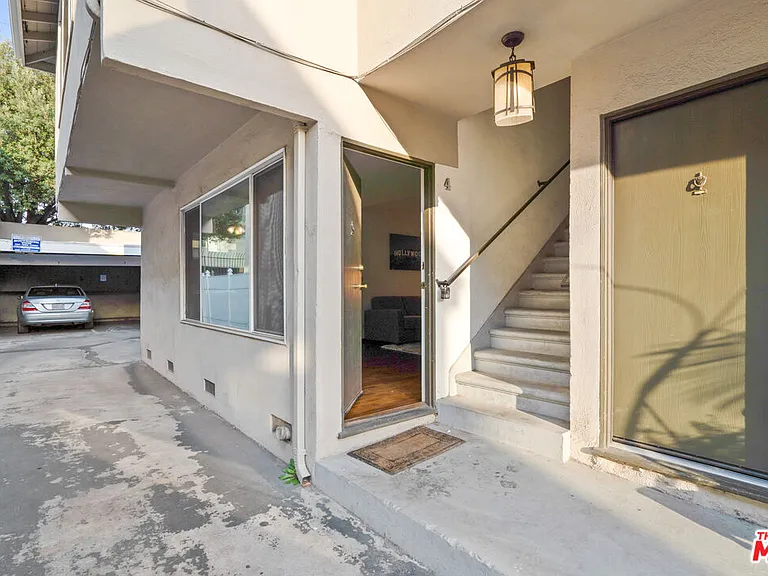 932 Wilcox Ave #4 — Photo 3