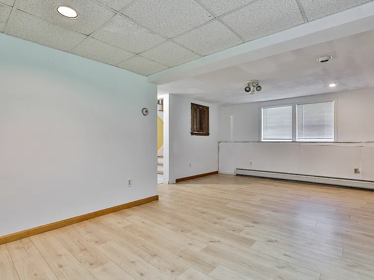 76 Groton Rd — Photo 30
