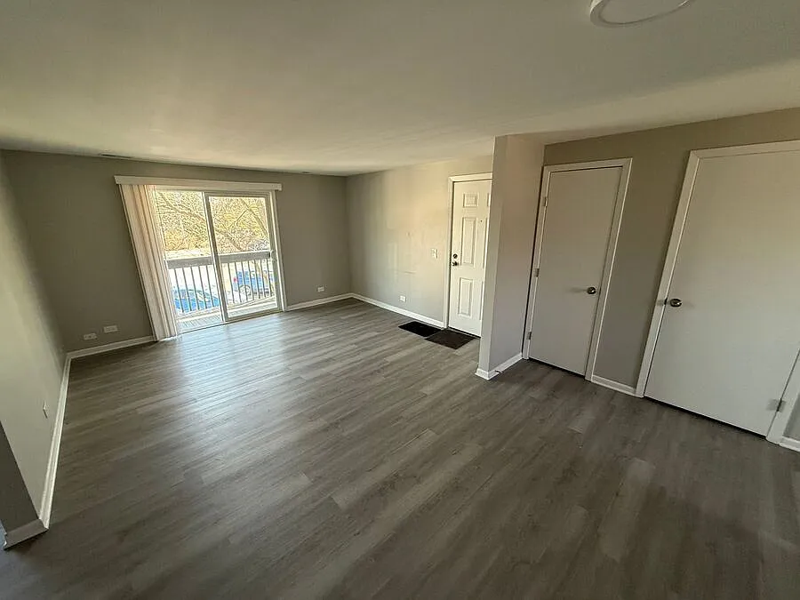 607 S Main St APT 206 photo 1
