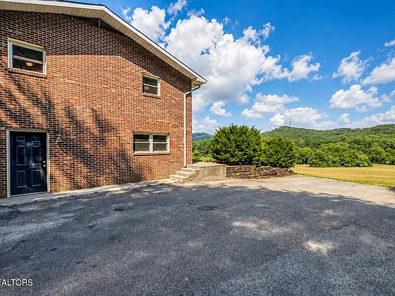 2nd image of 1306 Brushy Valley Rd