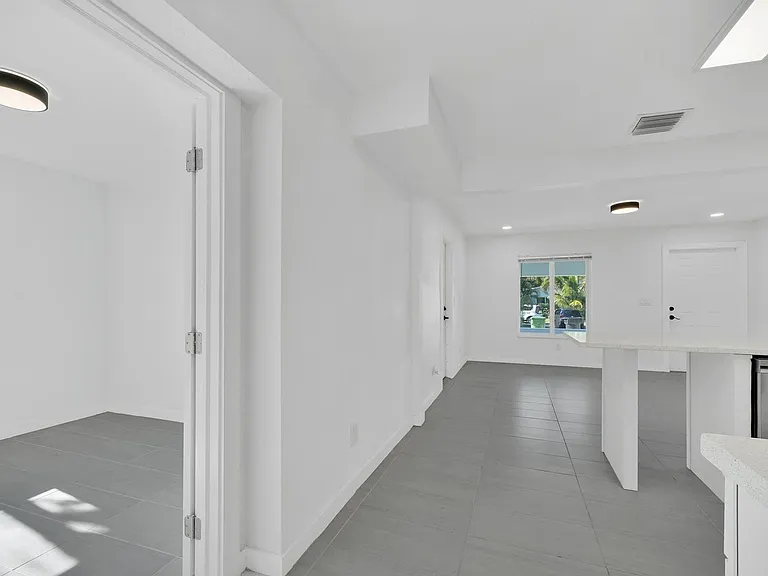 1108 NE 16th St #1106 — Photo 26